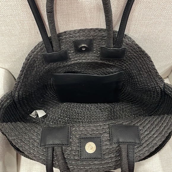 Round Straw Tote Bag - Picture 8 of 9